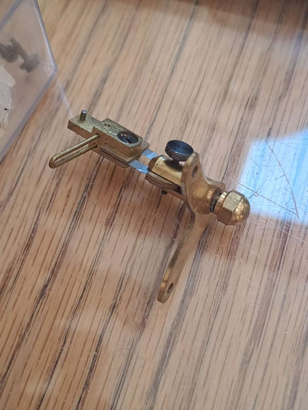 2x magnetic Dome clocks for re assembly