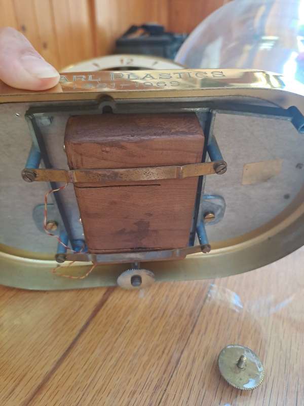 2x magnetic Dome clocks for re assembly