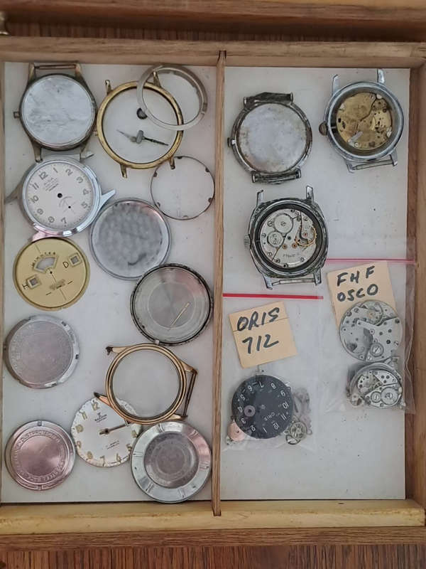 Bulk lot vintage men`s watches etc for repairs or spares