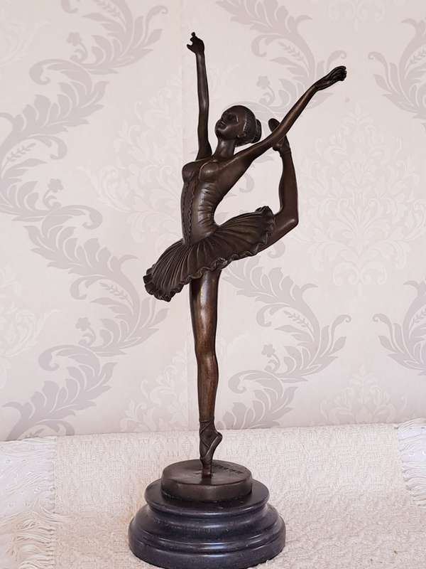 Stunning tall dancing ballerina bronze on marble plinth 42cm tall