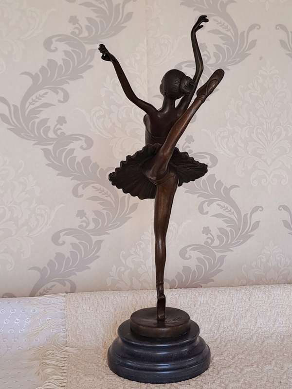 Stunning tall dancing ballerina bronze on marble plinth 42cm tall