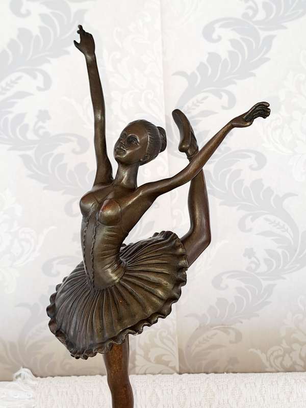 Stunning tall dancing ballerina bronze on marble plinth 42cm tall