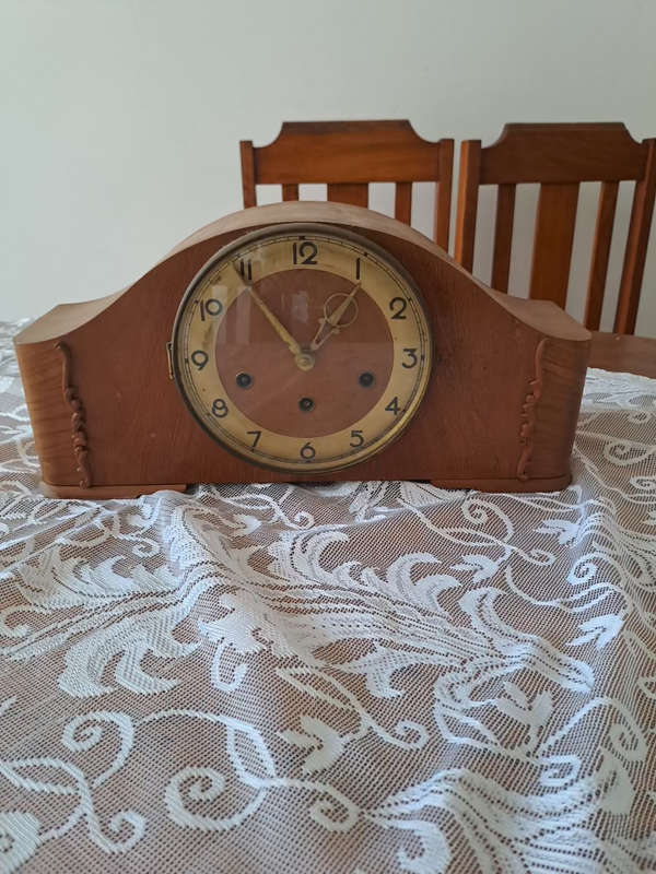 A RARE ANTIQUE (c1940) GERMAN MADE `MULLER-SCHLENKER` ART DECO MANTLE CLOCK