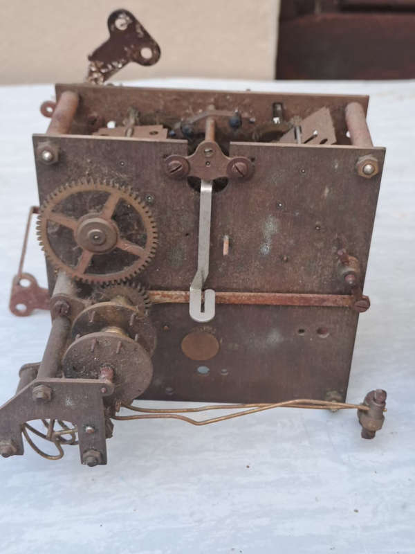 2x clock movements for spares/ repairs
