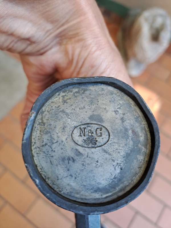 Very old N&C pewter decilitre measuring jug with lid