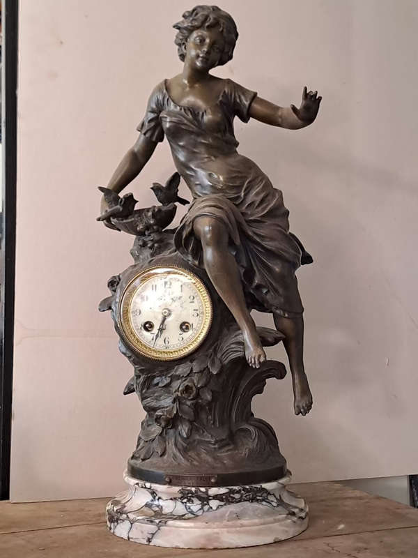 Beautifull French sigened F.Moreau spelter Premier fruits clock