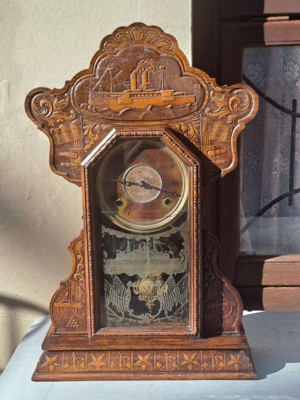 E. Ingraham 1805-1885 working gingerbread clock beautiful detail
