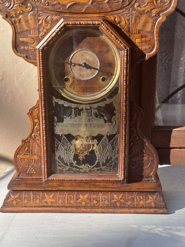 E. Ingraham 1805-1885 working gingerbread clock beautiful detail