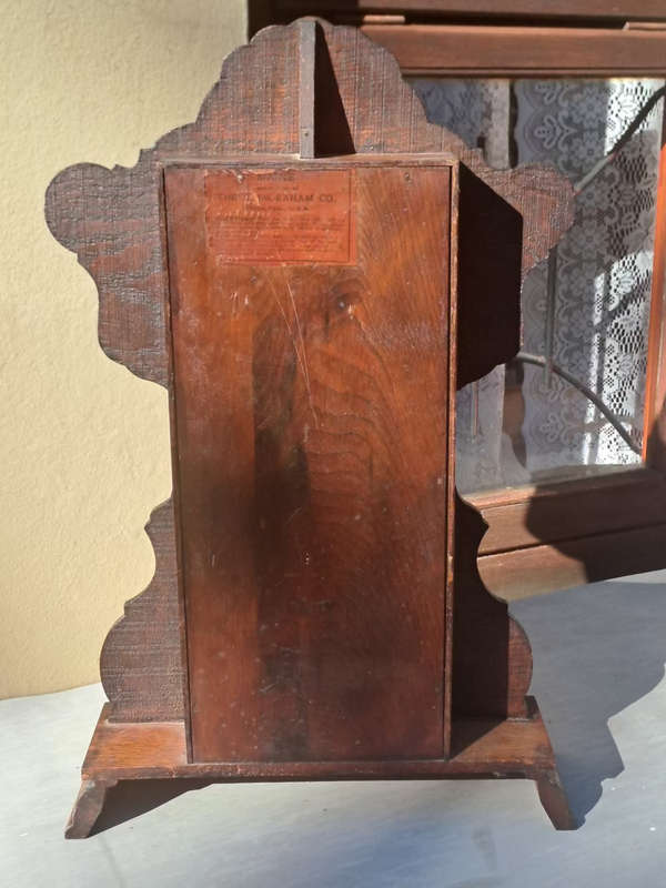E. Ingraham 1805-1885 working gingerbread clock beautiful detail