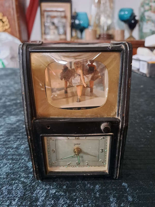 CUTE DANCING BALLERINA TV CLOCK