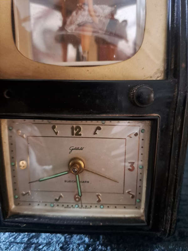 CUTE DANCING BALLERINA TV CLOCK