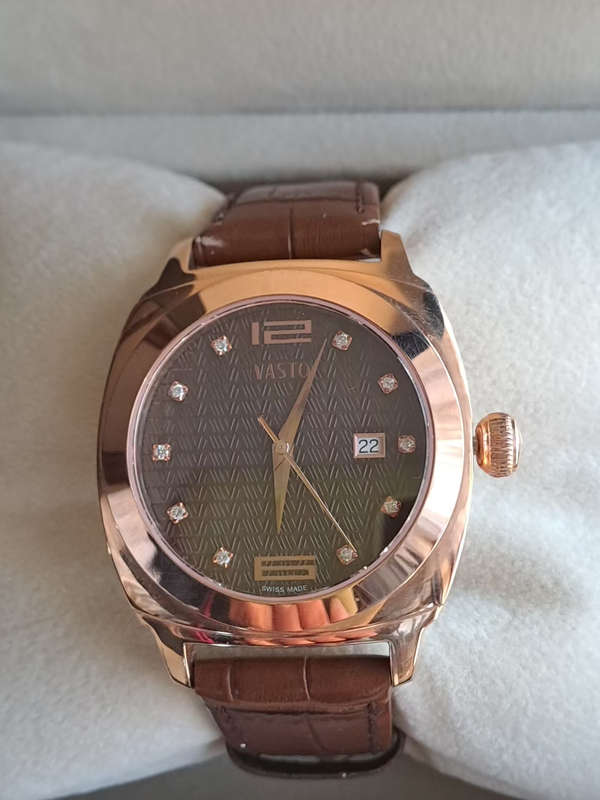Large Bold men's rose gold Vasto watch new unworn
