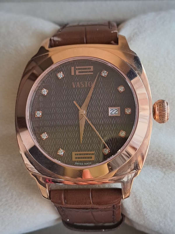 Large Bold men's rose gold Vasto watch new unworn
