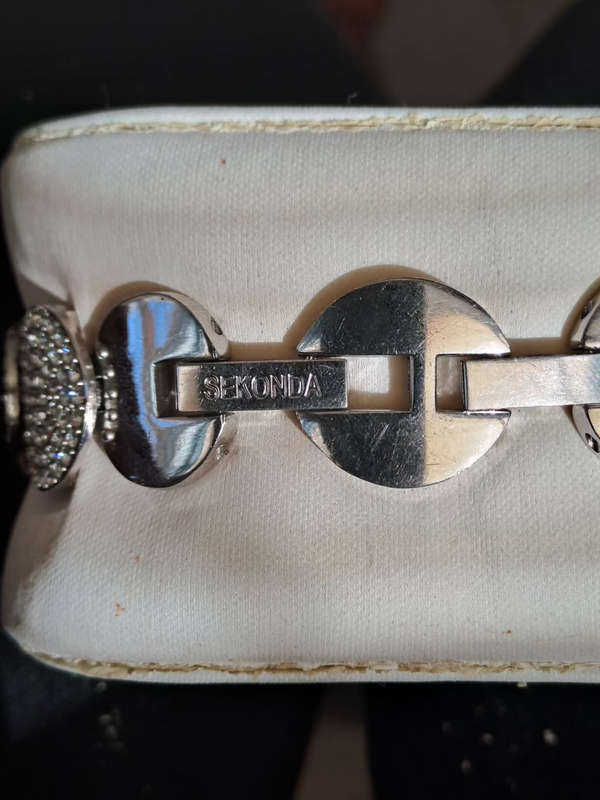 A touch of elegance, Sekonda Seksy crystal watch beautiful like new CHEAP URGENT SALE