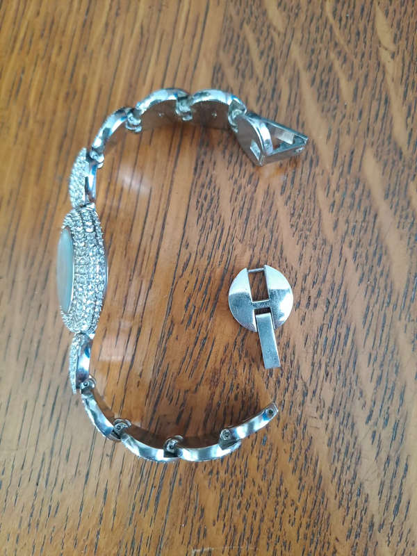 A touch of elegance, Sekonda Seksy crystal watch beautiful like new CHEAP URGENT SALE