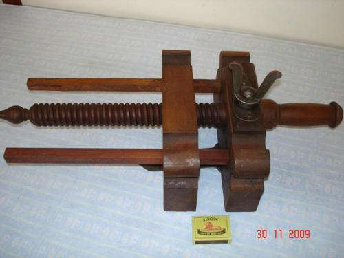 ANTIQUE CLAMP