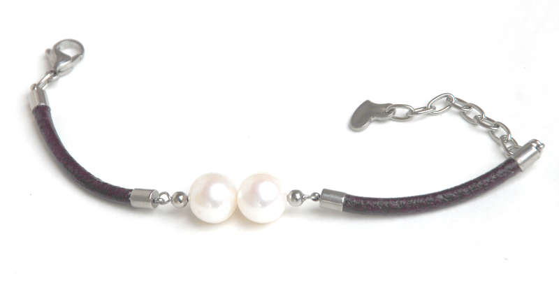 Atenea handmade Coffee Brown leather cord bracelet with large white freshwater pearls