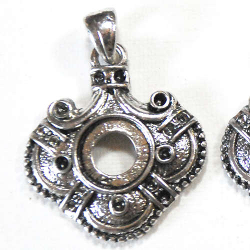 Alloy Pendant Cabochon Settings,Antique Silver, 28mm wide, Tray: 10mm