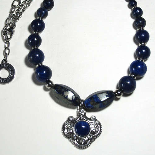 Atenea handmade Natural Lapis Lazuli necklace with cabochon pendant