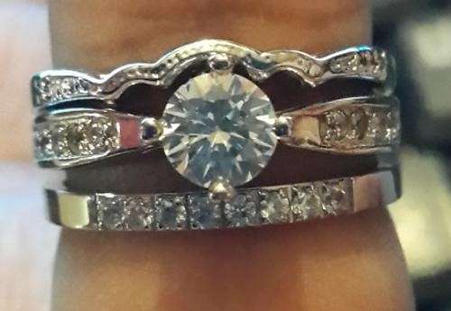 ***EXTRAORDINARY*** 1.25 Carat Cr. Round Cut Diamond with Accent Engagement Ring Size 7/O