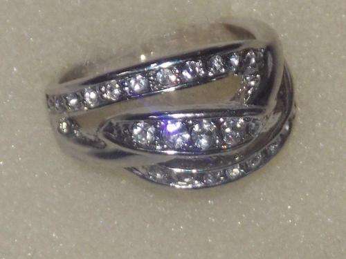 STUNNING SILVER ELECTROPLATED RING WHIT BEAUTIFUL STONES ADDED SIZE 8