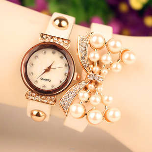 Hot Seller !!! -- European Fashion PU Leather Lady's Watch Bracelet Quartz Wrist Watch
