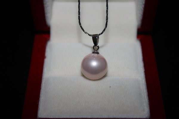 12 mm southeast Asia Shell pearl Pendant and Free Chain