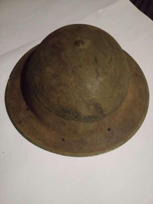 SECOND WORLD WAR TIN HELMET