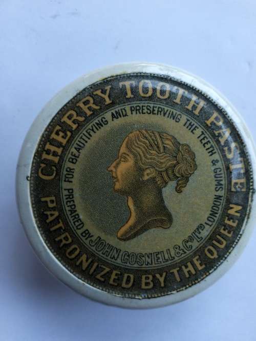 VICTORIAN, QUEEN VICTORIA TOOTH PASTE POT LID