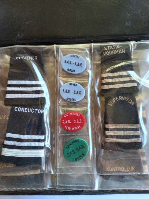 SOUTH AFRICAN RAILWAYS, LARGE COLLECTION OF INSIGNIA AND BADGES