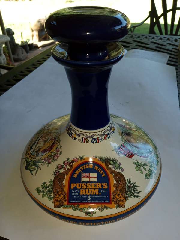 LARGE CAPTAINS PUSSERS RUM DECANTER