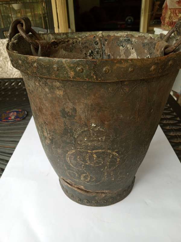 EXTREMLY RARE GEORGE III 1790-1820 LEATHER NAVY FIRE BUCKET