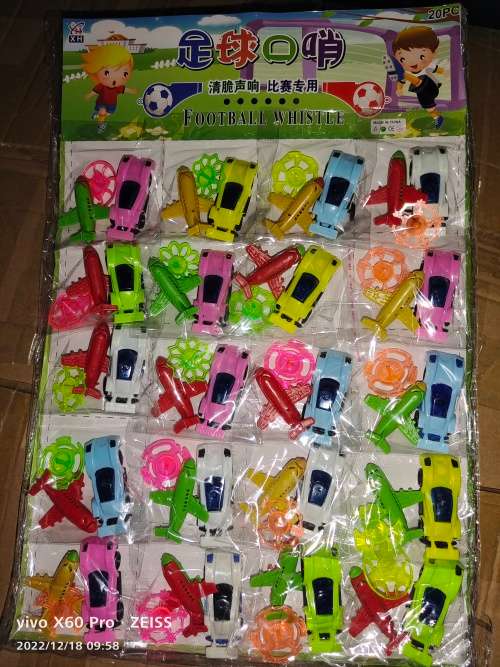 Small toys for party pack