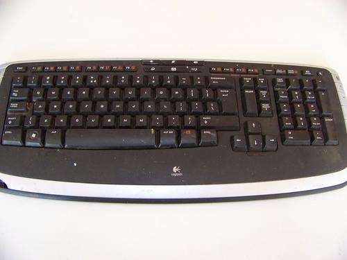 COMPUTER KEYBOARD BLUETOOTH