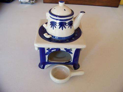 AROMATHERAPY OIL BURNER