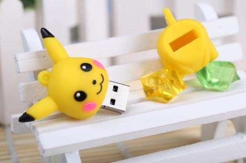 8GB USB FLASH DRIVE 2.0 - PIKACHU