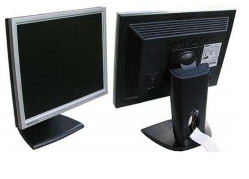 19" Samsung Syncmaster 192N Flat screen monitor with stand + 1.5m VGA Cable + HP Keyboard