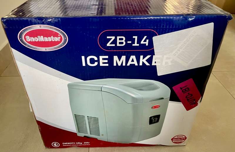 SnoMaster - 12kg Counter-Top Ice-Maker - Silver
