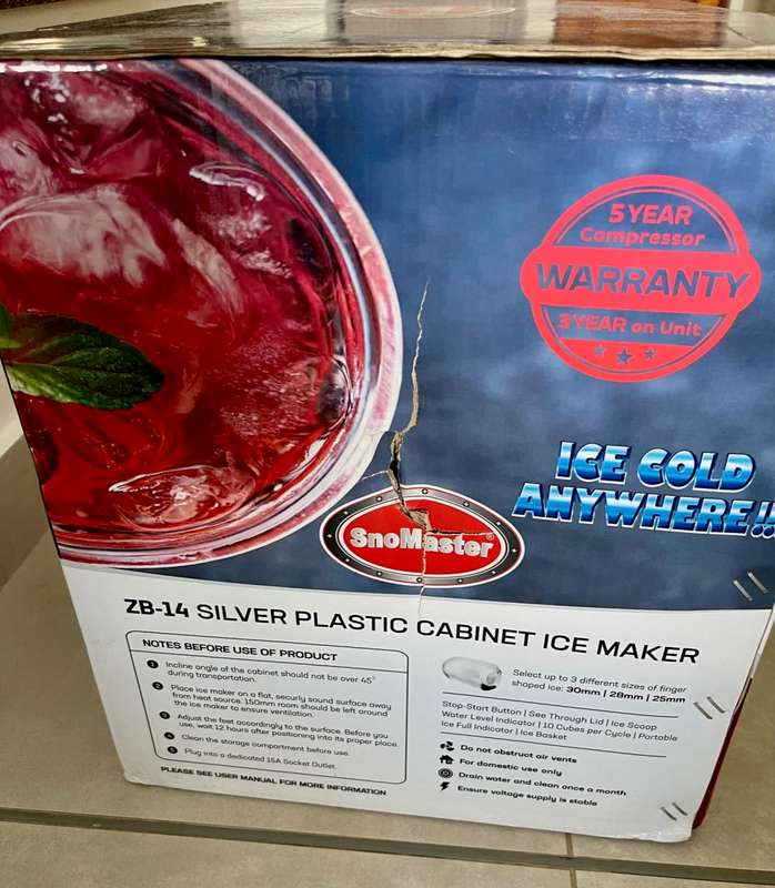 SnoMaster - 12kg Counter-Top Ice-Maker - Silver