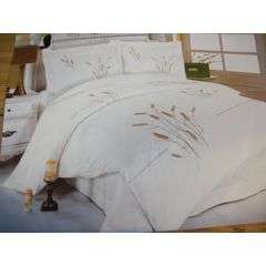 6 PIECE BEDDING SET (Range 1 = R140)