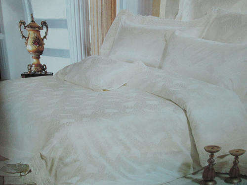 Exclusive Bedding Set (White)