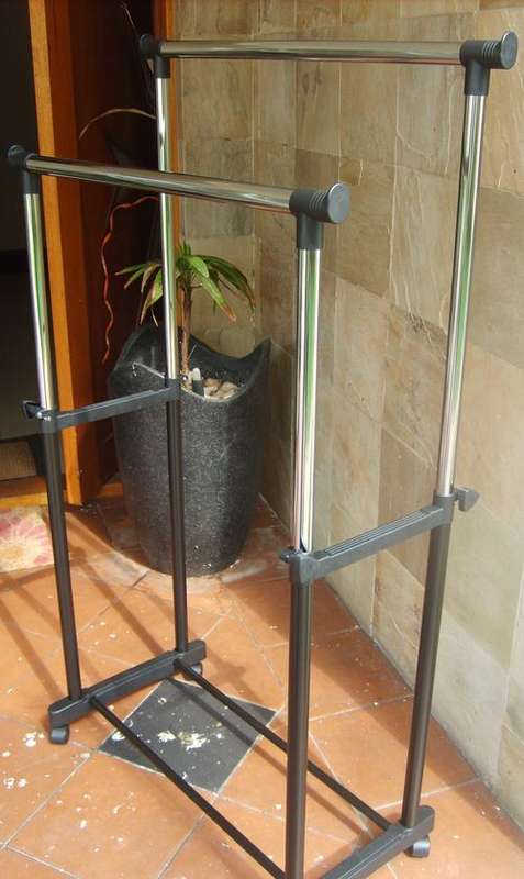 DOUBLE CLOTHING RAILS