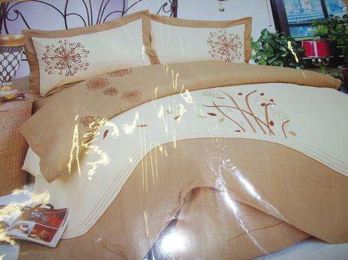 Exclusive 6 Piece Bedding Set