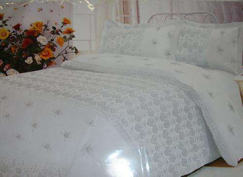 Exclusive 6 Piece Bedding Set