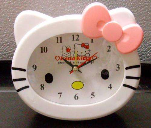 hello kitty clock