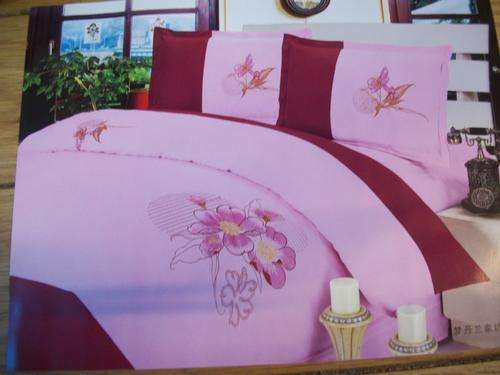 6 PIECE BEDDING SET (Range 1 = R140)