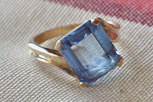 Vintage 9kt Gold Aquamarine Cocktail Ring