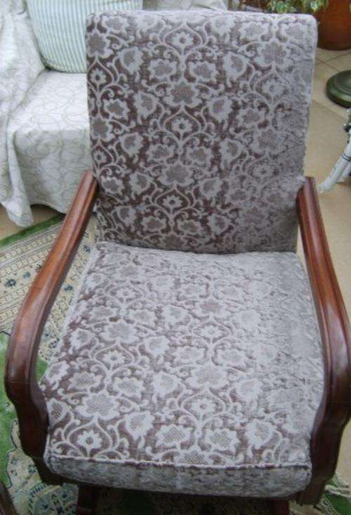 ROCKING CHAIR