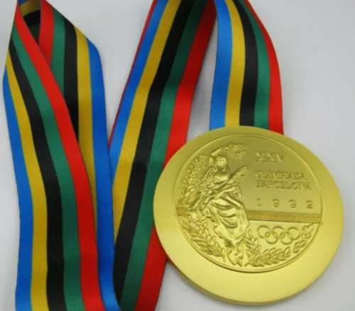 1992 BARCELONA Olympic Commemorative Gold Medal Souvenir + Ribbon