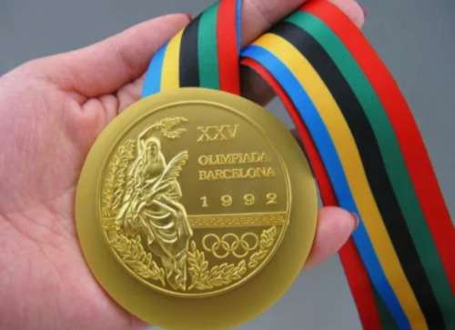 1992 BARCELONA Olympic Commemorative Gold Medal Souvenir + Ribbon